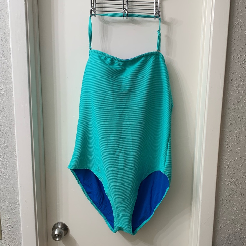 Old Navy plus size swimsuit. New with tags!